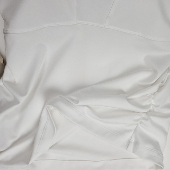 ATHLETA White Exercise Rouged Side Top Sz M 38DD - Picture 5 of 15